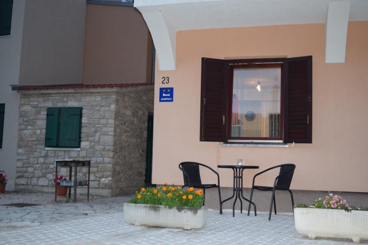 Apartman Nino Novigrad  Екстериор снимка