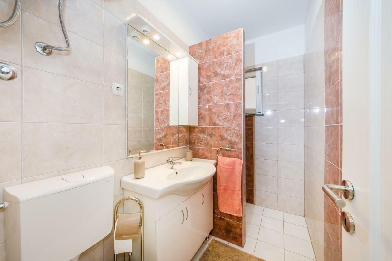Apartman Nino Novigrad  Екстериор снимка